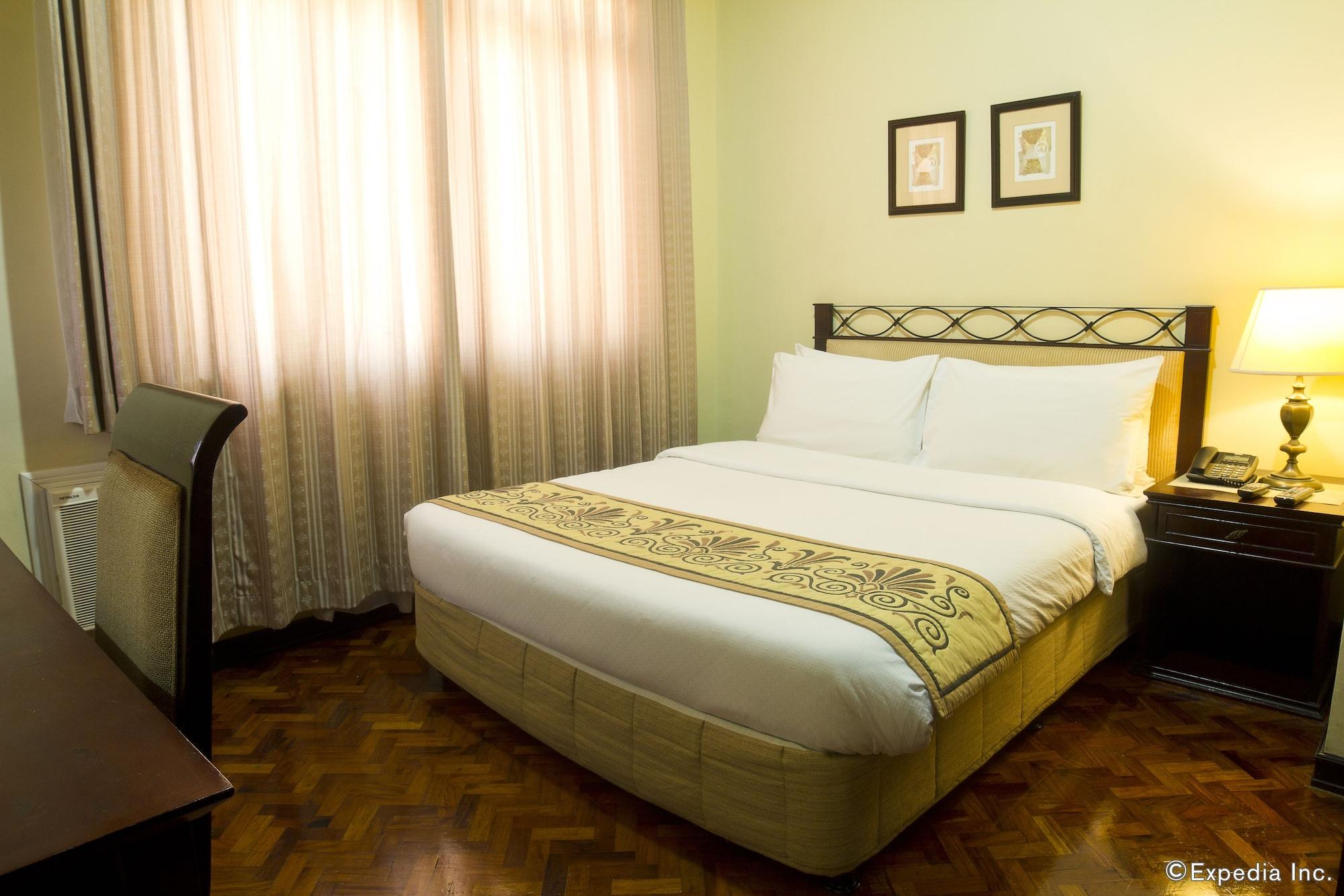 Parque Espana Residence Hotel Managed By Hii Muntinlupa City Экстерьер фото