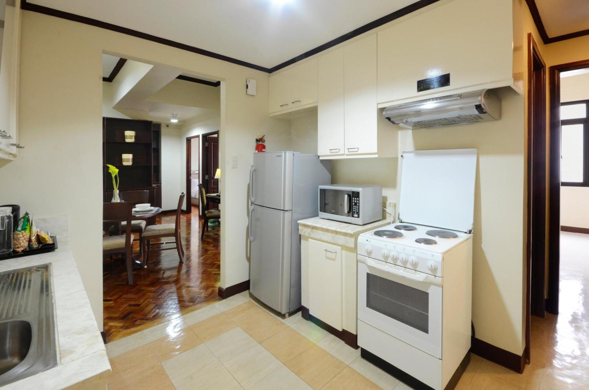 Parque Espana Residence Hotel Managed By Hii Muntinlupa City Экстерьер фото