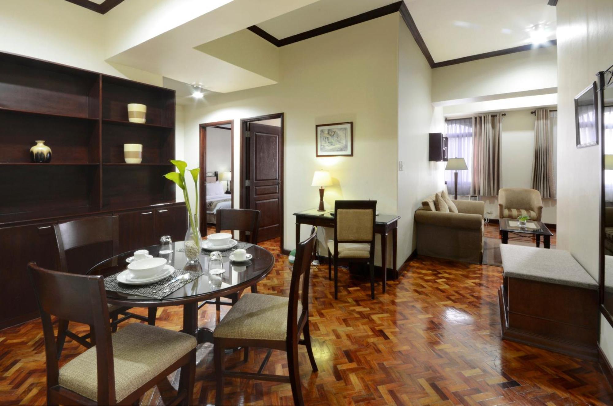 Parque Espana Residence Hotel Managed By Hii Muntinlupa City Экстерьер фото