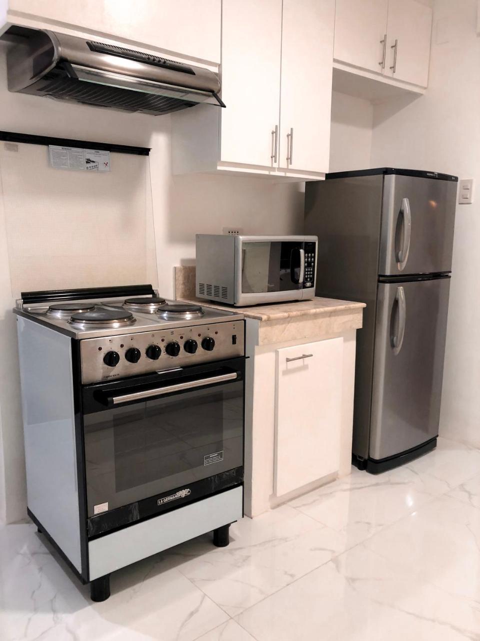 Parque Espana Residence Hotel Muntinlupa City Экстерьер фото